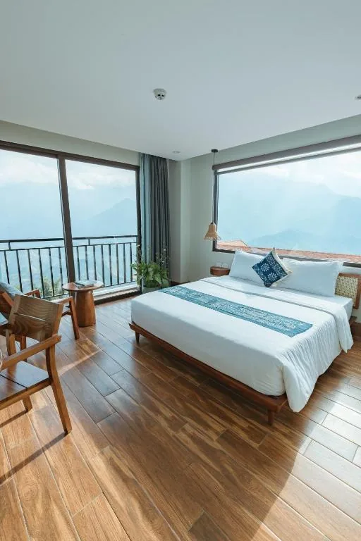 King Room with Mountain View — Sapa Yen Hotel